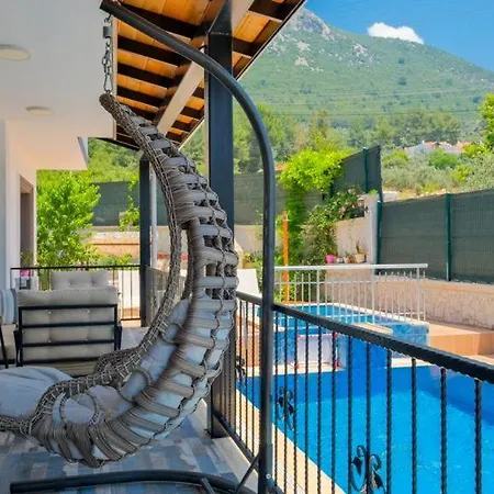 Kar Villa *